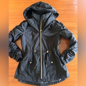 Laundry by Shelli Segal Black Hooded Rain Jacket Cinch Waist Gold Zip Size Small